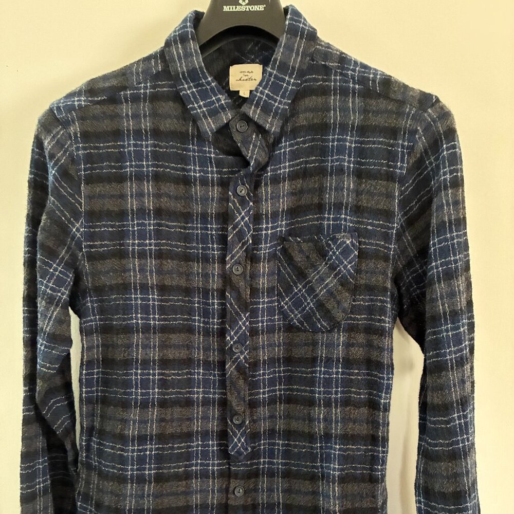 NEW. Max 'n Chester button down collar shirt. Sz L. 100% wool